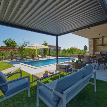 Holiday home House With A Swimming Pool - 26968